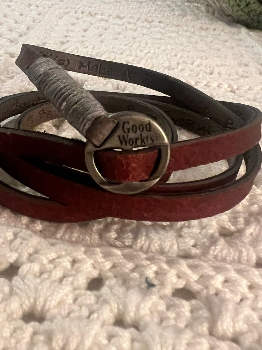 Good Works reversible wrap leather bracelet with inspirational text - Picture 2 of 4